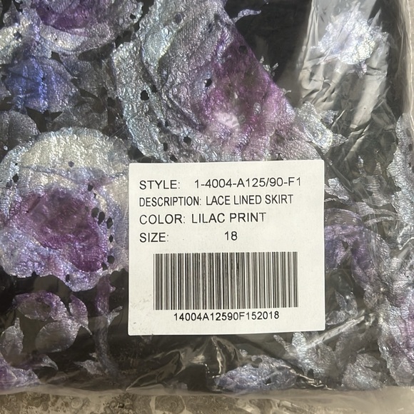 Marée Pour Toi Lace Lined Skirt Lilac Print, Size 18 New w/Tag - Picture 8 of 12